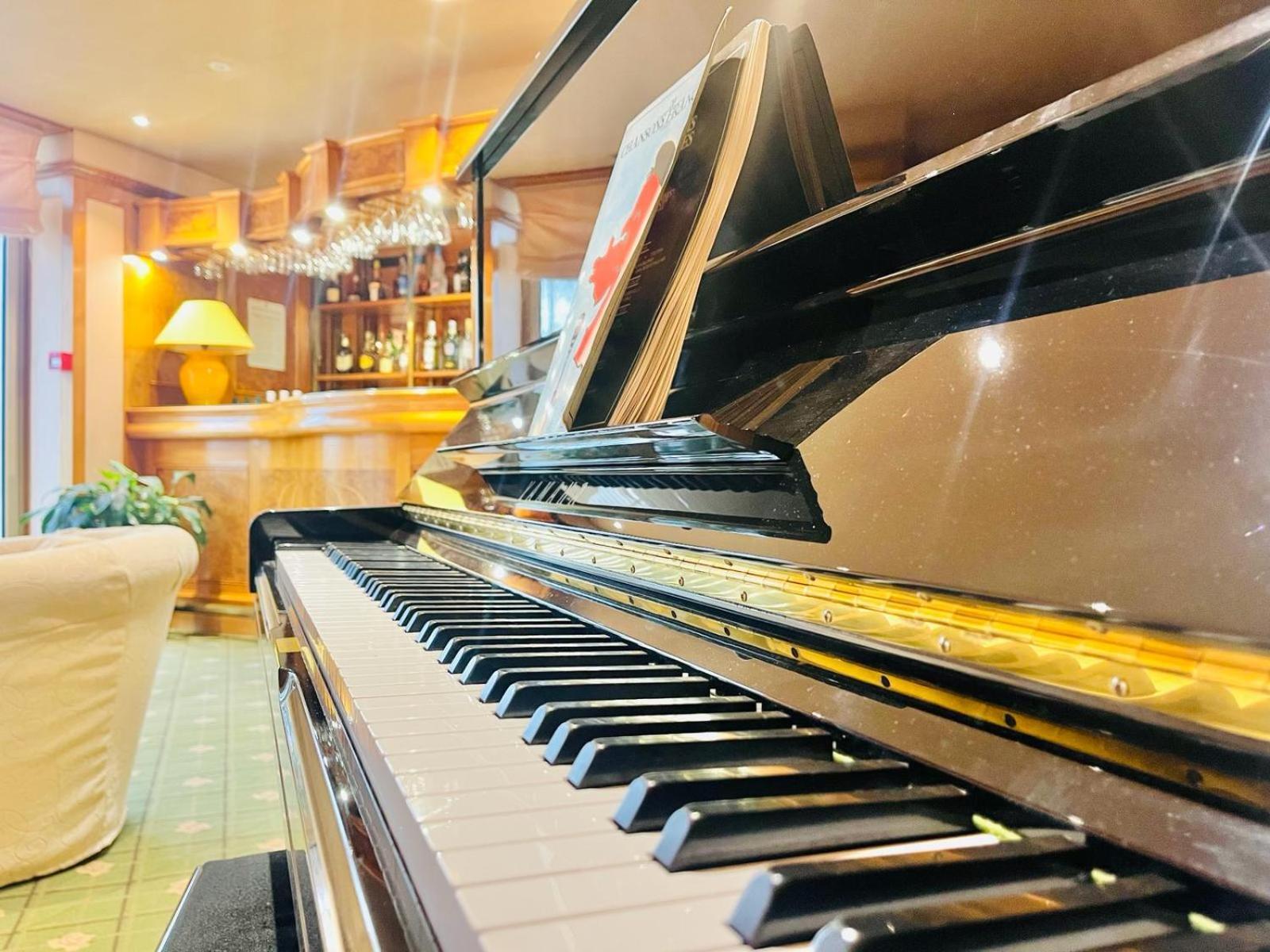 Logis Hotel Le Rivage 지엔 외부 사진